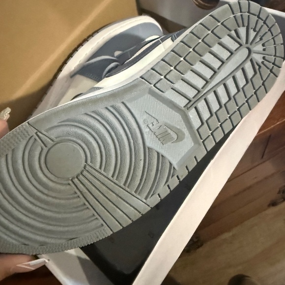 Women’s mids size 10 - Picture 2 of 3